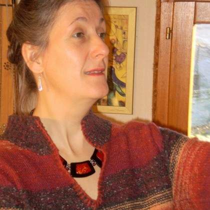 Hélène Fassel-Lombard, soprano lyrique, professeur de chant et chef de choeur, sophrologue