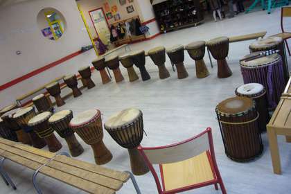 cours de djembe / dunnuns par un eleve de mamady Keïta