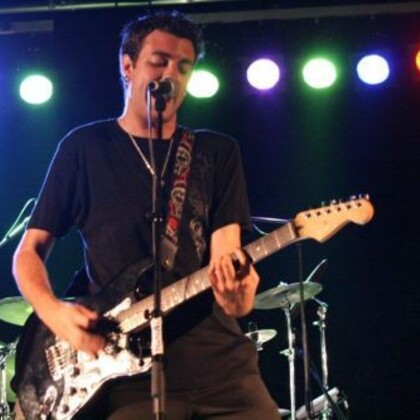 Guitariste propose ses services