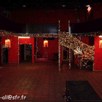 salle pour cours de danse, théâtre, de gym de musique...