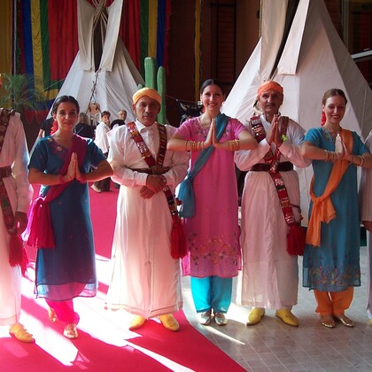 Danse bollywood - cours - stages - spectacles