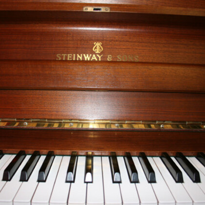 Piano droit Steinway & Sons modèle 125
