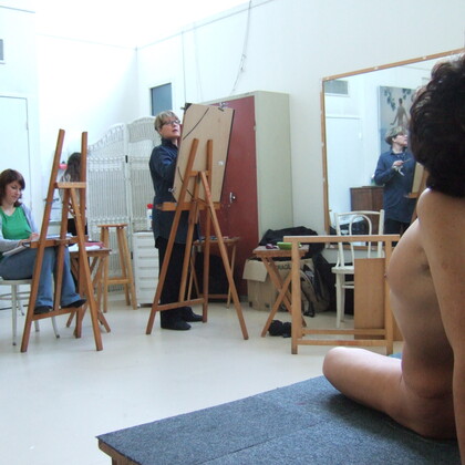 L'atelier libre autour du modèle vivant