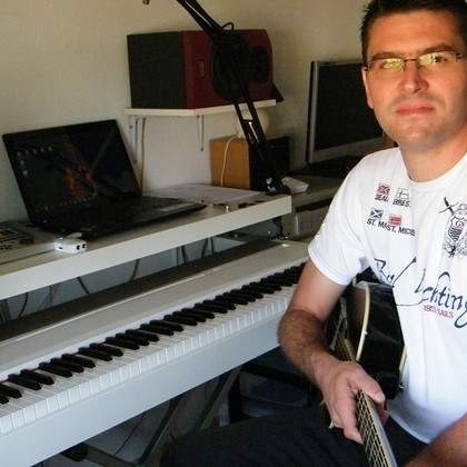 Professeur de Piano/Guitare/Mao