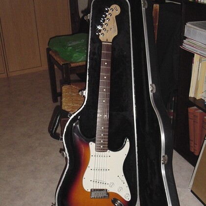 Guitare electrique fender stratocaster