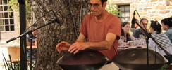 lionel Bourillon - Cours de batterie - cajon - handpan